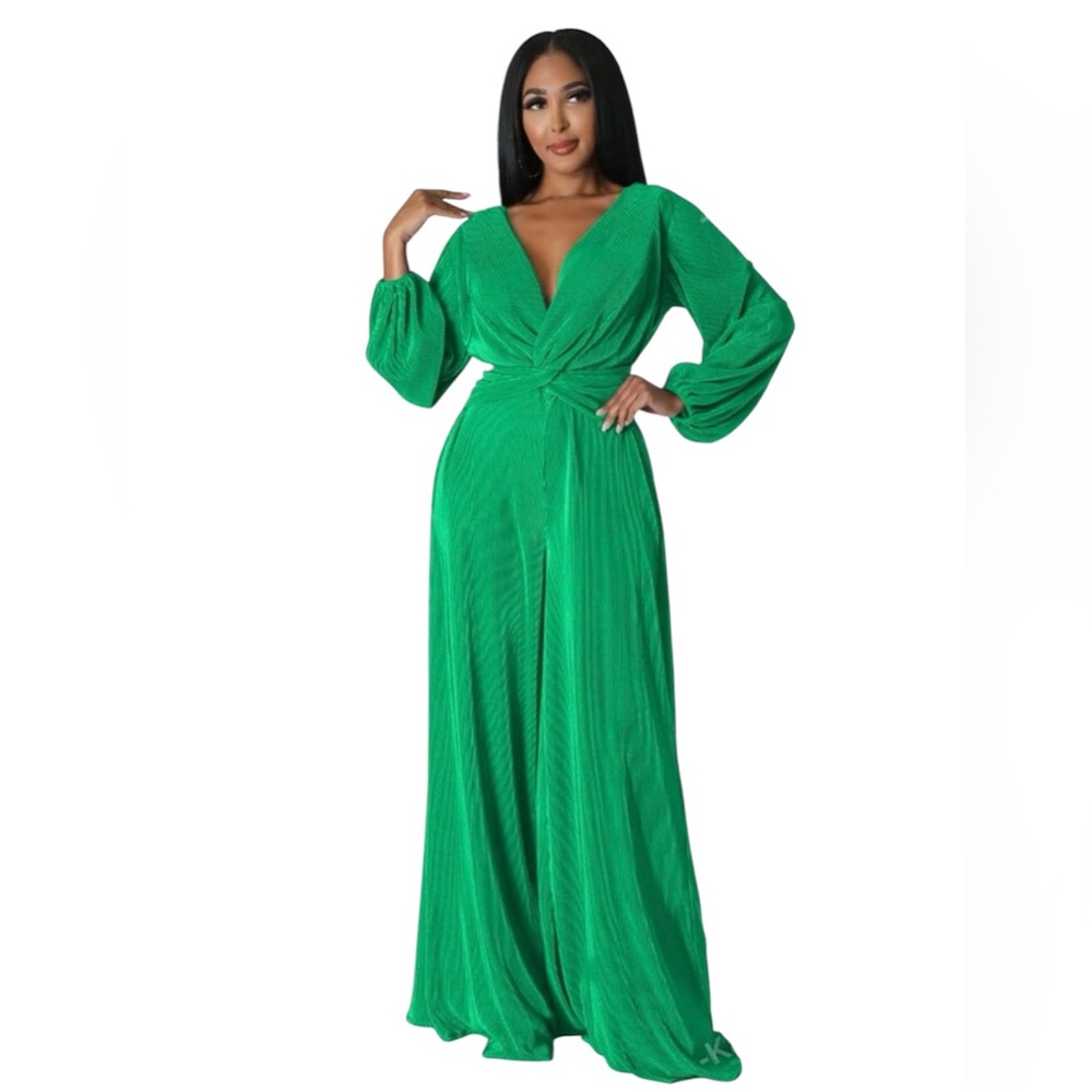 NWOT Deep V Twist Detail Jumpsuit